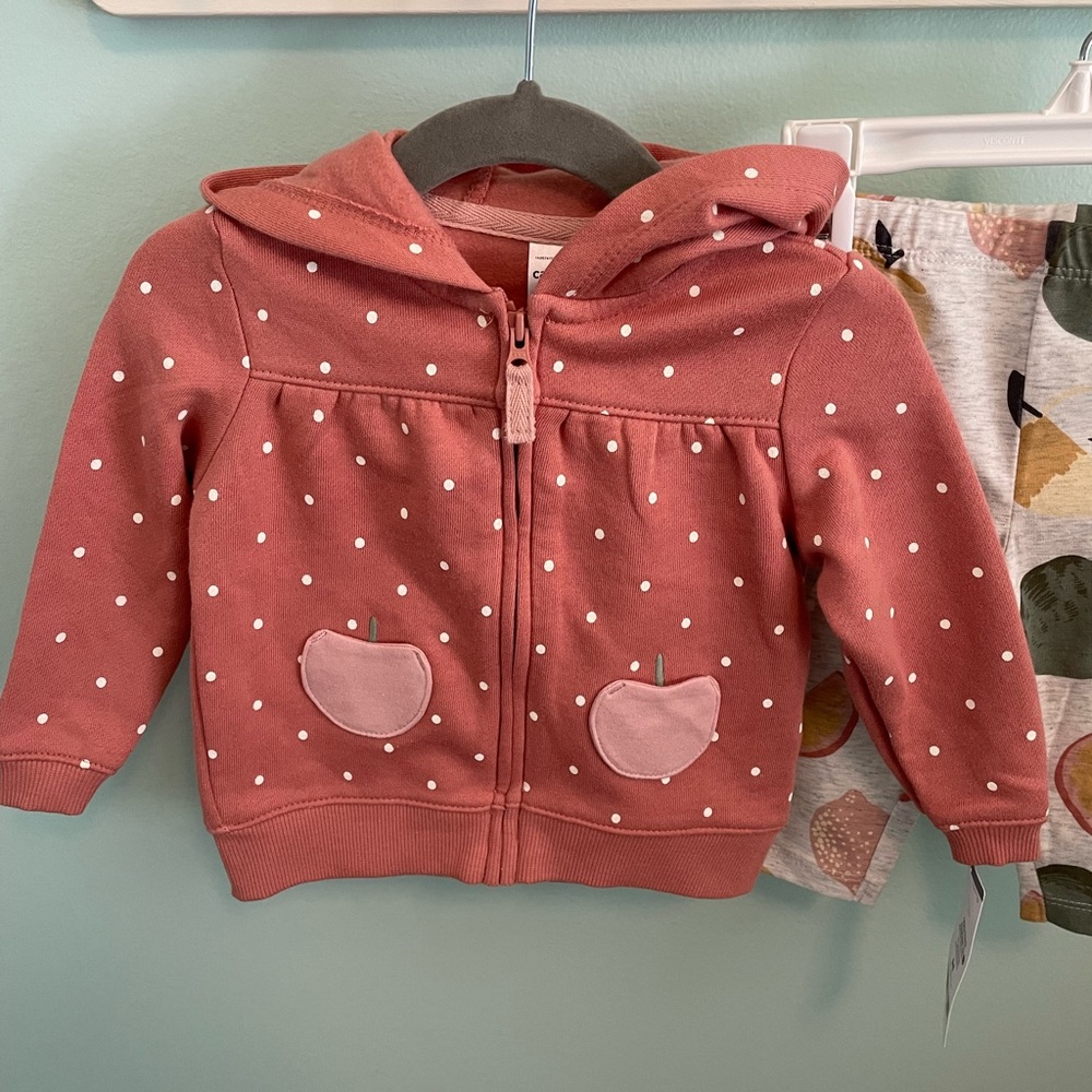 Carter’s Apple Two Piece Set - Picture 2 of 6